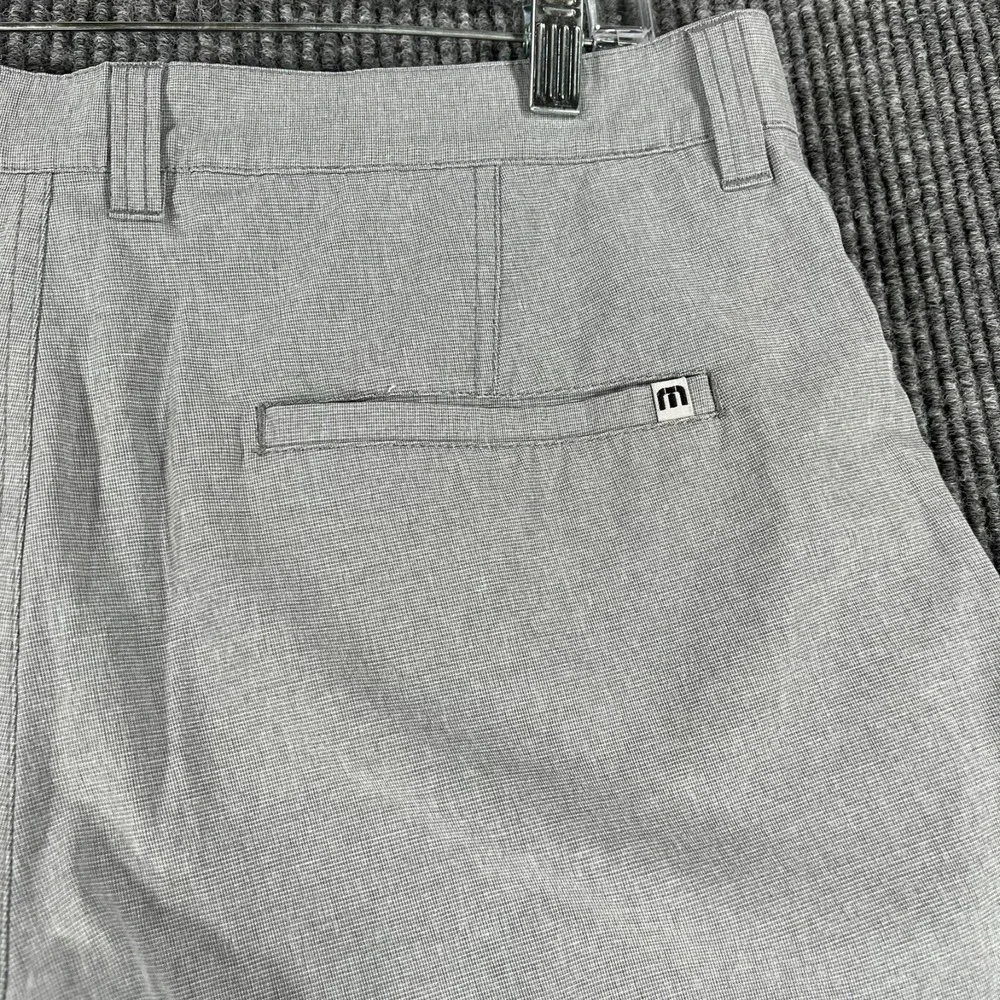 Travis Mathew Shorts Mens Size 34 Gray Chino Golf Outdoor Casual Comfort